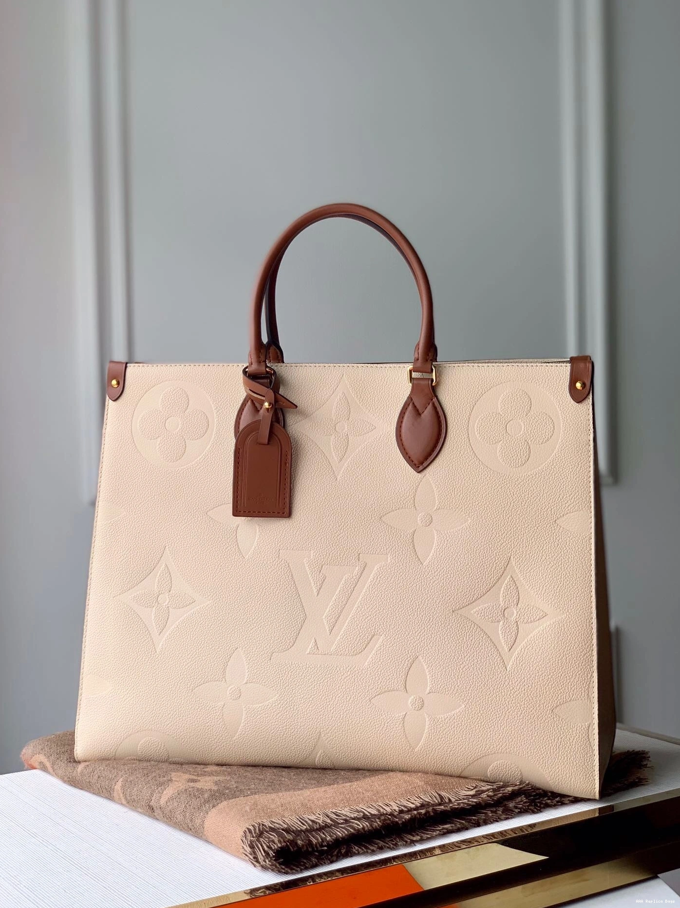 Aaa replica ru VUITTON CABAS LOUIS ONTHEGO GM 0816